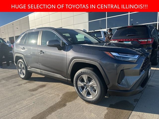 2025 Toyota RAV4 XLE photo 2