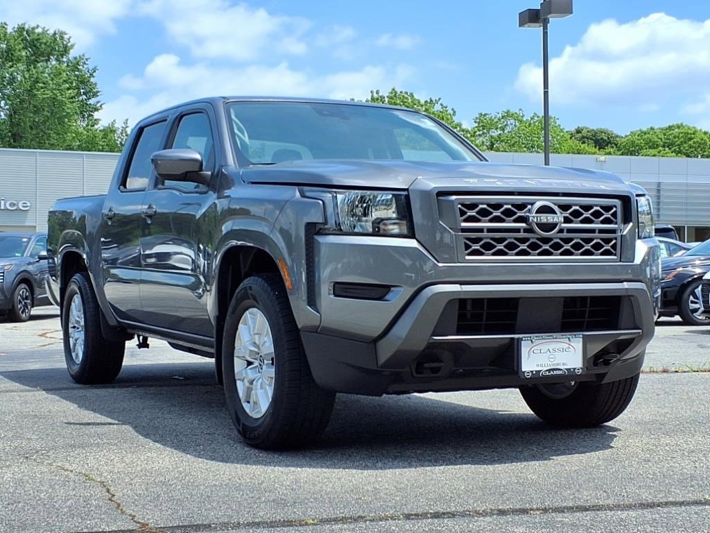 2022 Nissan Frontier SV photo 2
