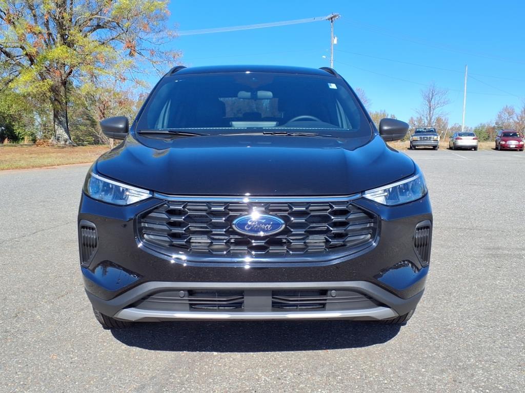 2025 Ford Escape ST-Line photo 2