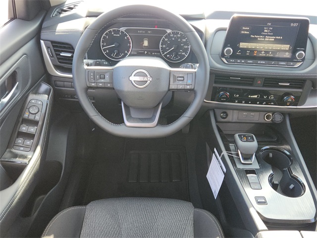 2026 Nissan Rogue SV photo 7