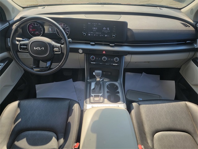 2023 Kia Carnival LX photo 21