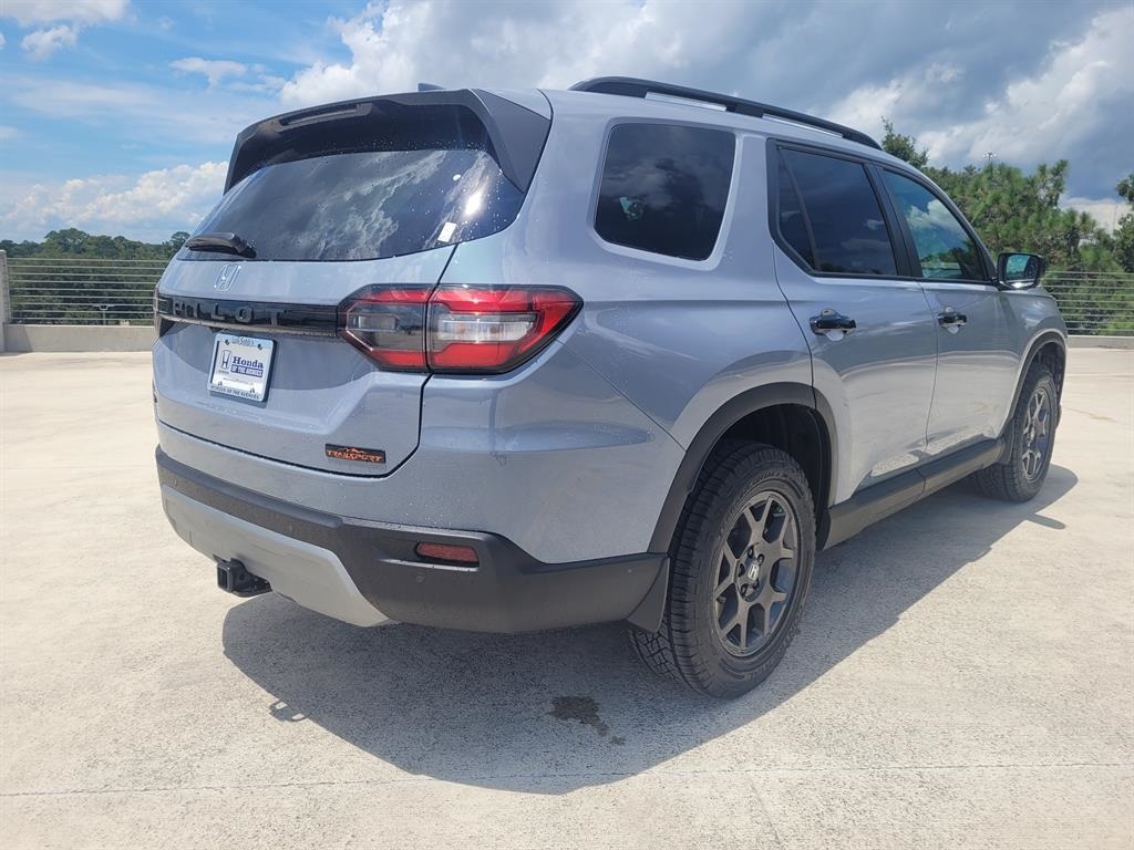 2025 Honda Pilot TrailSport photo 5