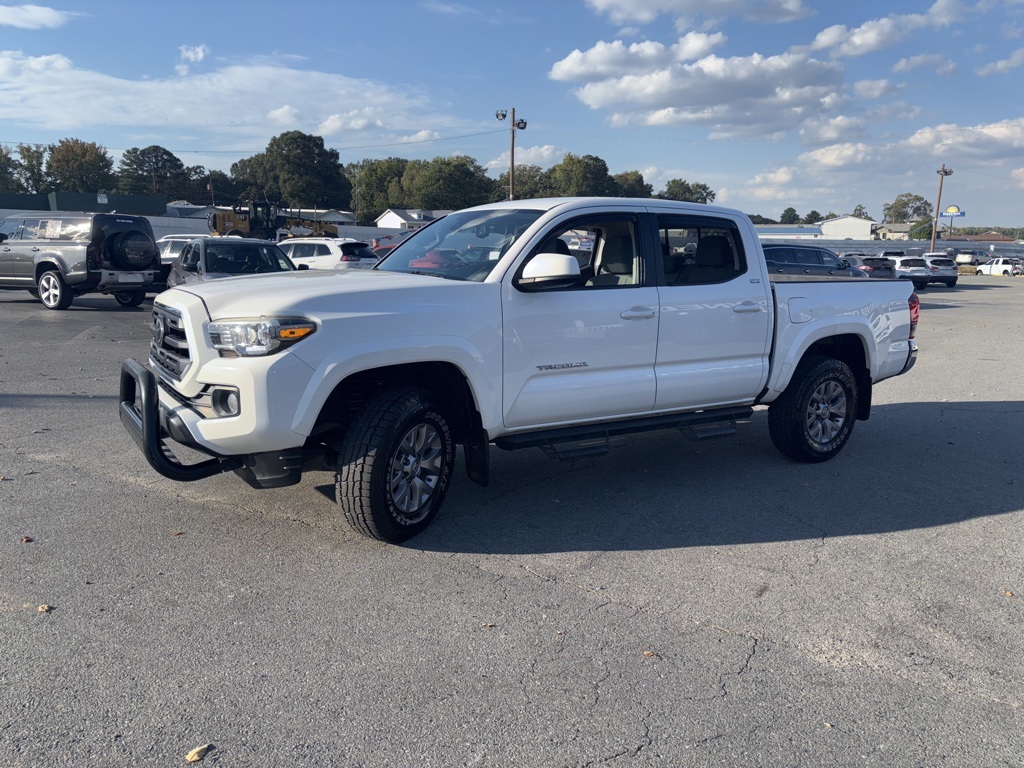 Used 2018 Toyota Tacoma SR5 with VIN 5TFAZ5CN8JX063306 for sale in Little Rock