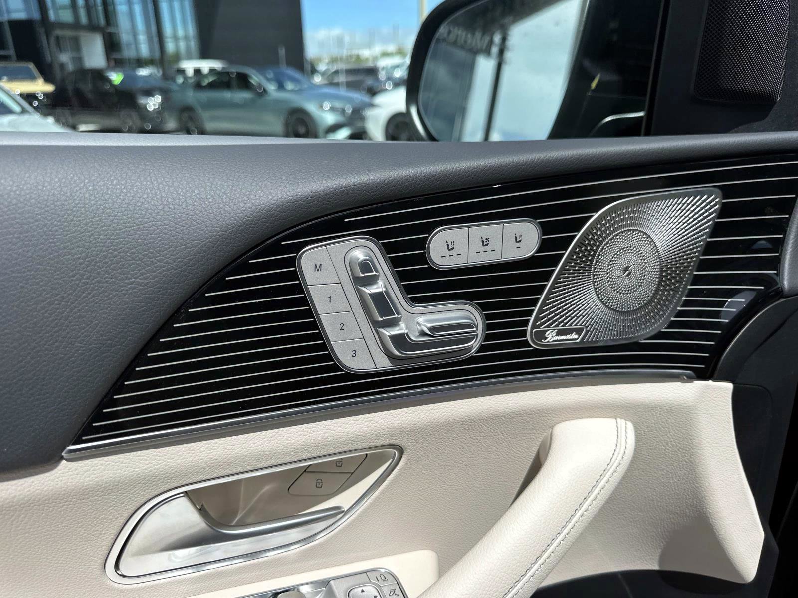 2026 Mercedes Benz GLS 450 4MATIC photo 15