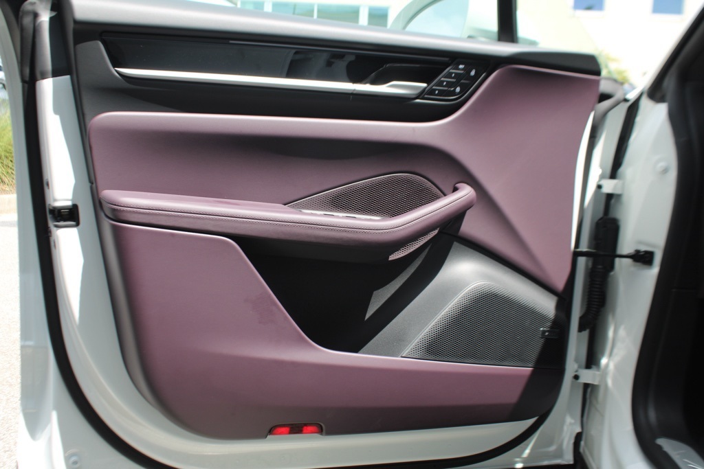 2025 Porsche Macan Electric photo 20