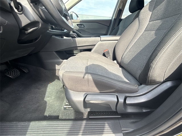 2022 Nissan Rogue S photo 12