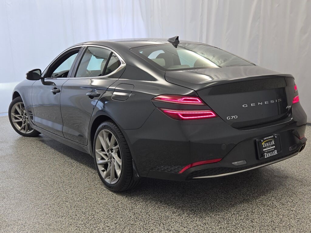 2022 Genesis G70 2.0T photo 14