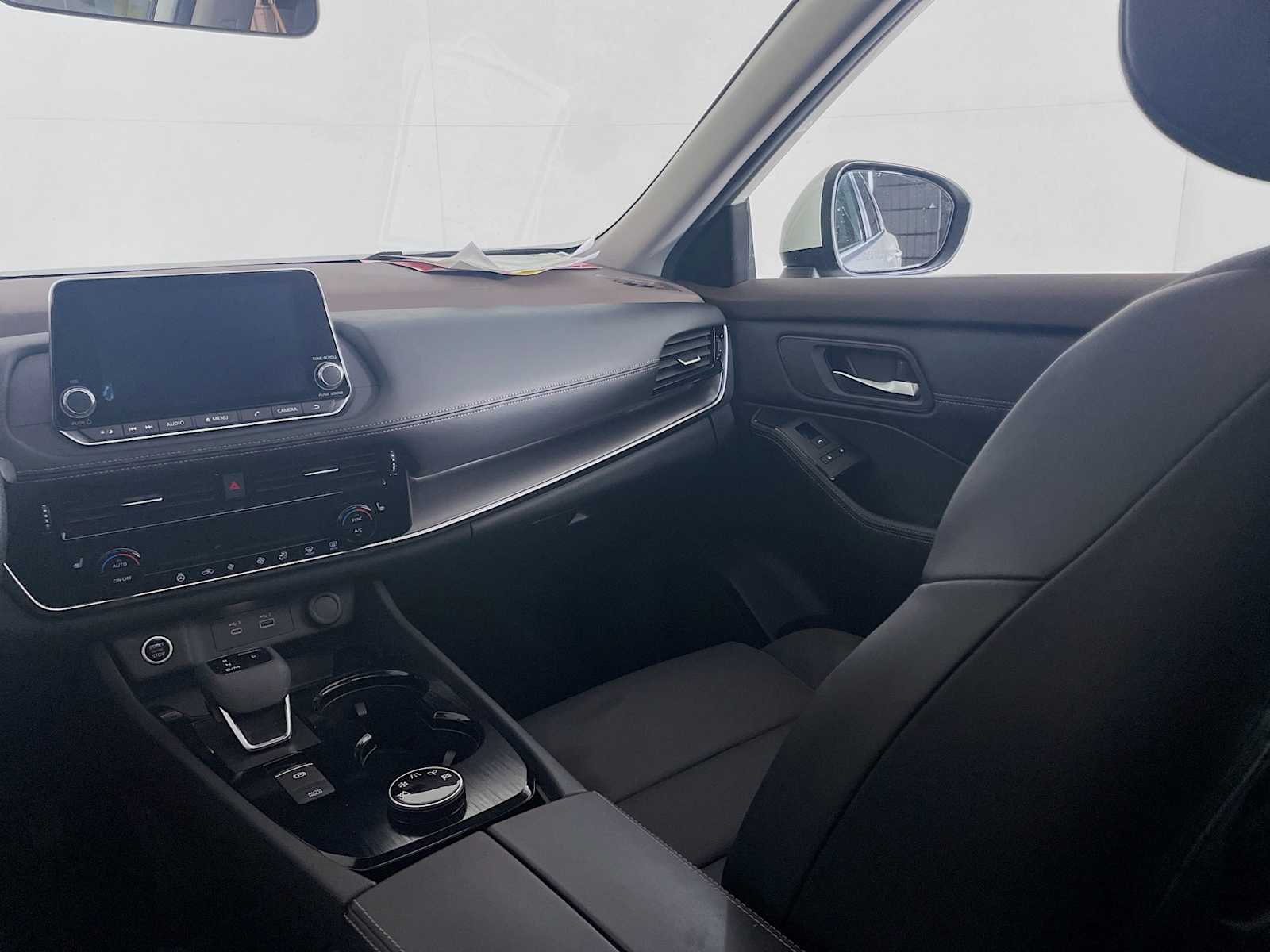 2022 Nissan Rogue SV photo 20