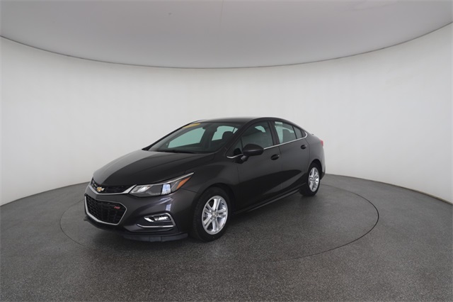 2017 Chevrolet Cruze LT photo 3