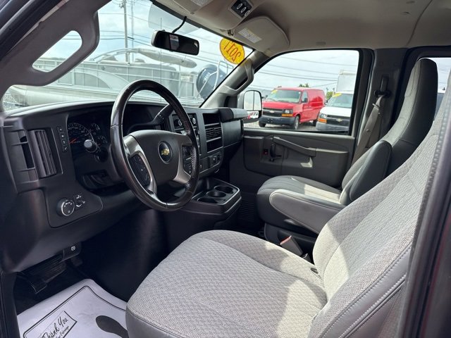 2017 Chevrolet Express Passenger 2500 LS photo 10