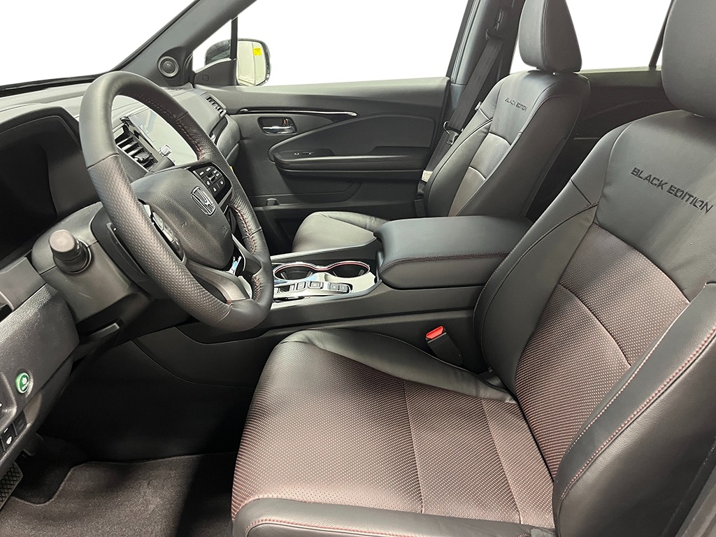 2025 Honda Ridgeline Black Edition photo 3