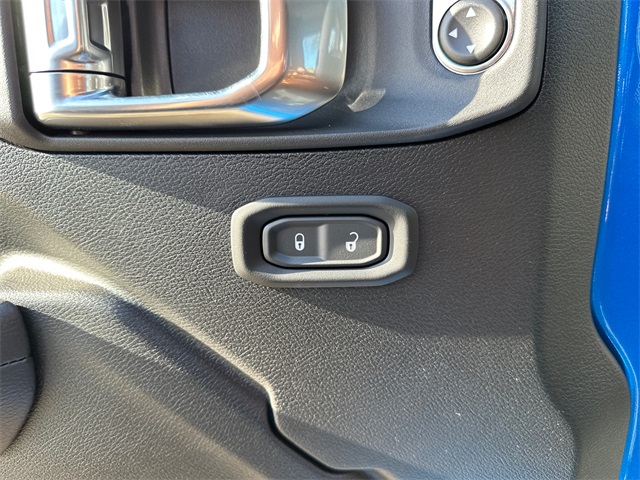 2025 Jeep Wrangler Sport S photo 30