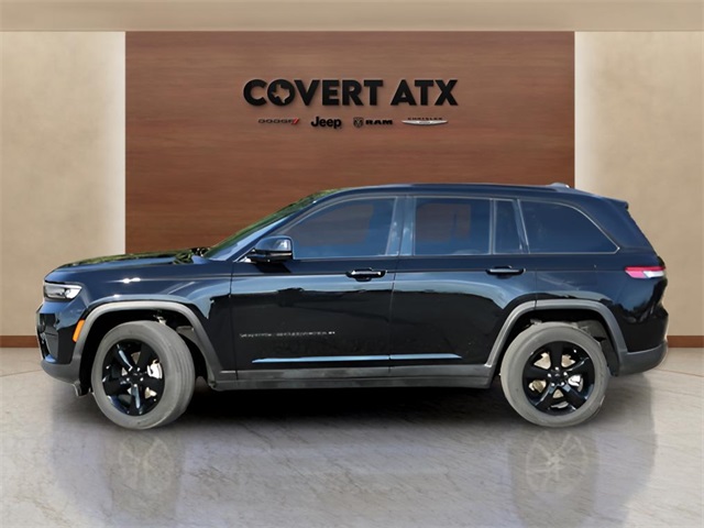 2023 Jeep Grand Cherokee Altitude photo 2