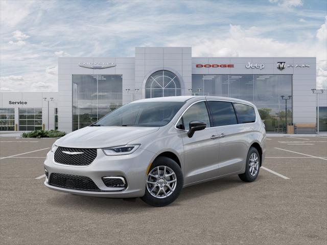 2026 Chrysler Pacifica Select's photo
