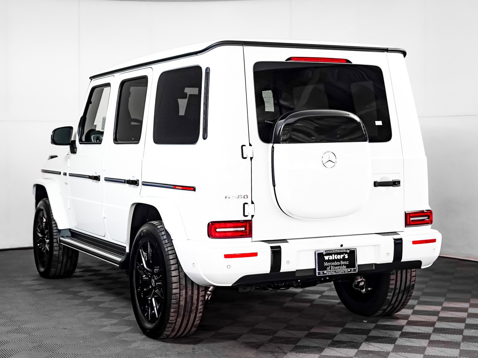 2025 Mercedes Benz G photo 2