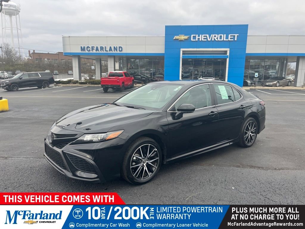 2024 Toyota Camry SE's photo