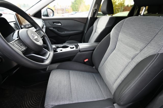 2023 Nissan Rogue SV photo 4