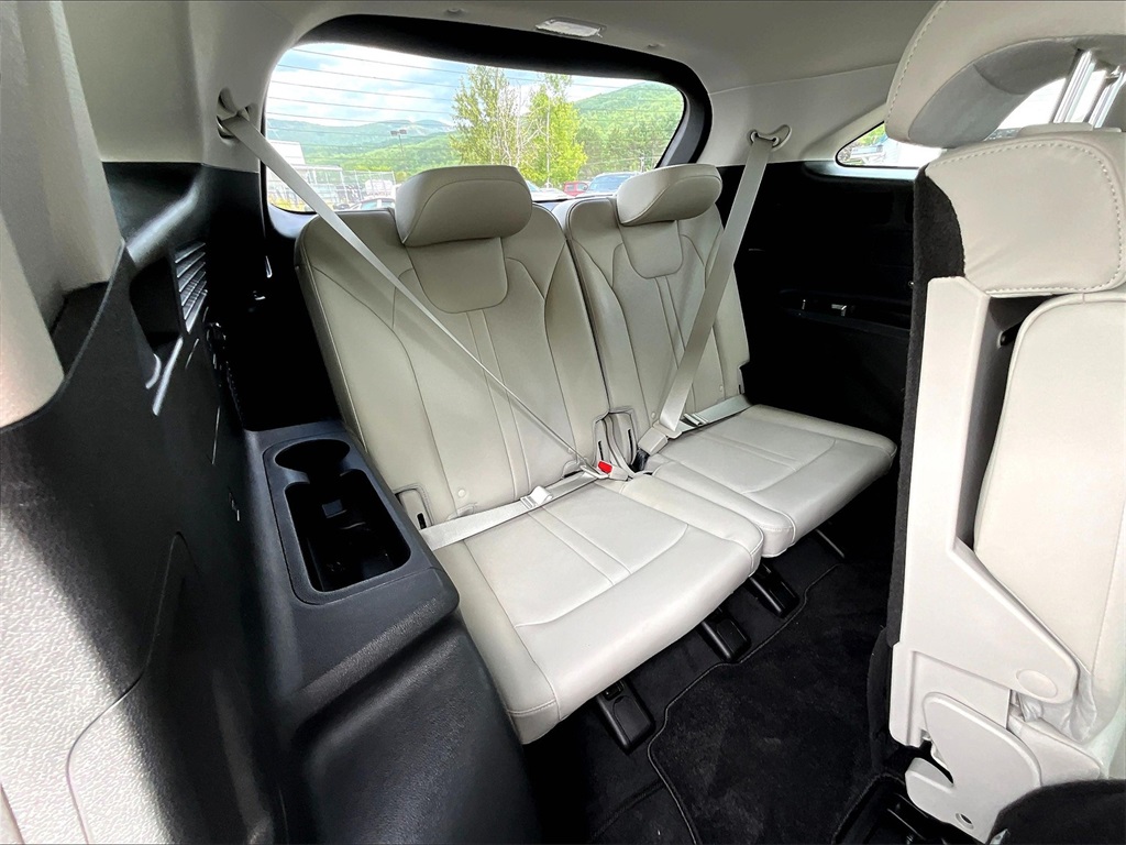 2022 Kia Sorento S photo 17