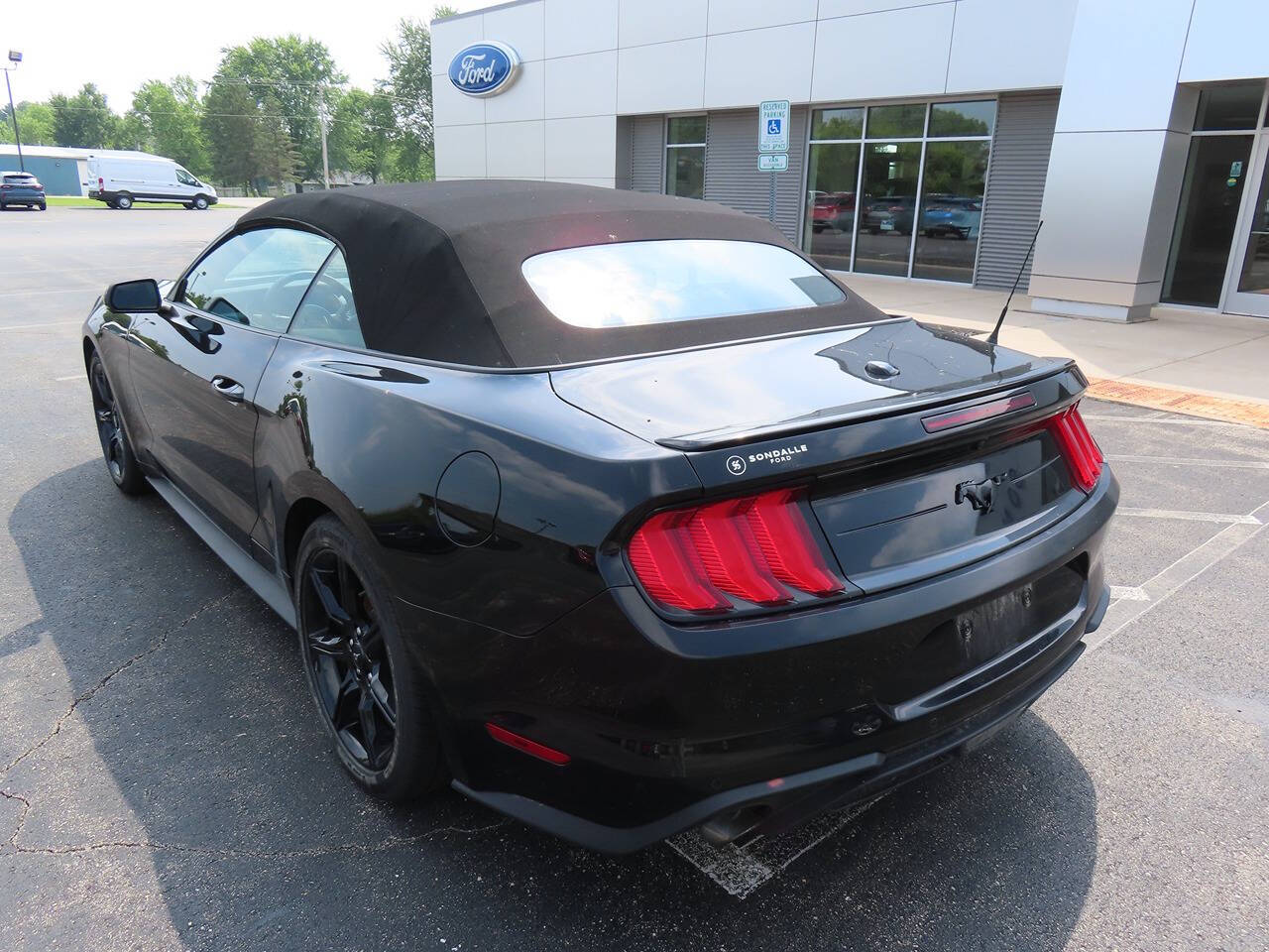 2020 Ford Mustang EcoBoost Premium photo 6