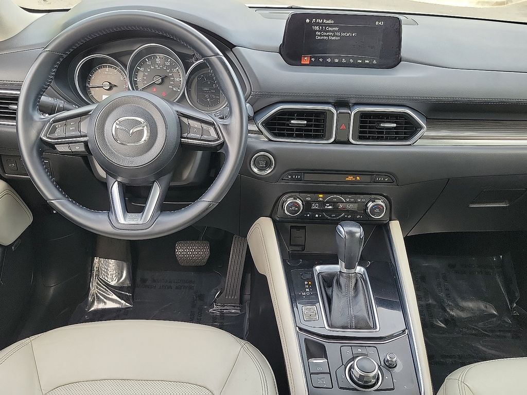 2017 Mazda CX-5 Grand Touring Select photo 4