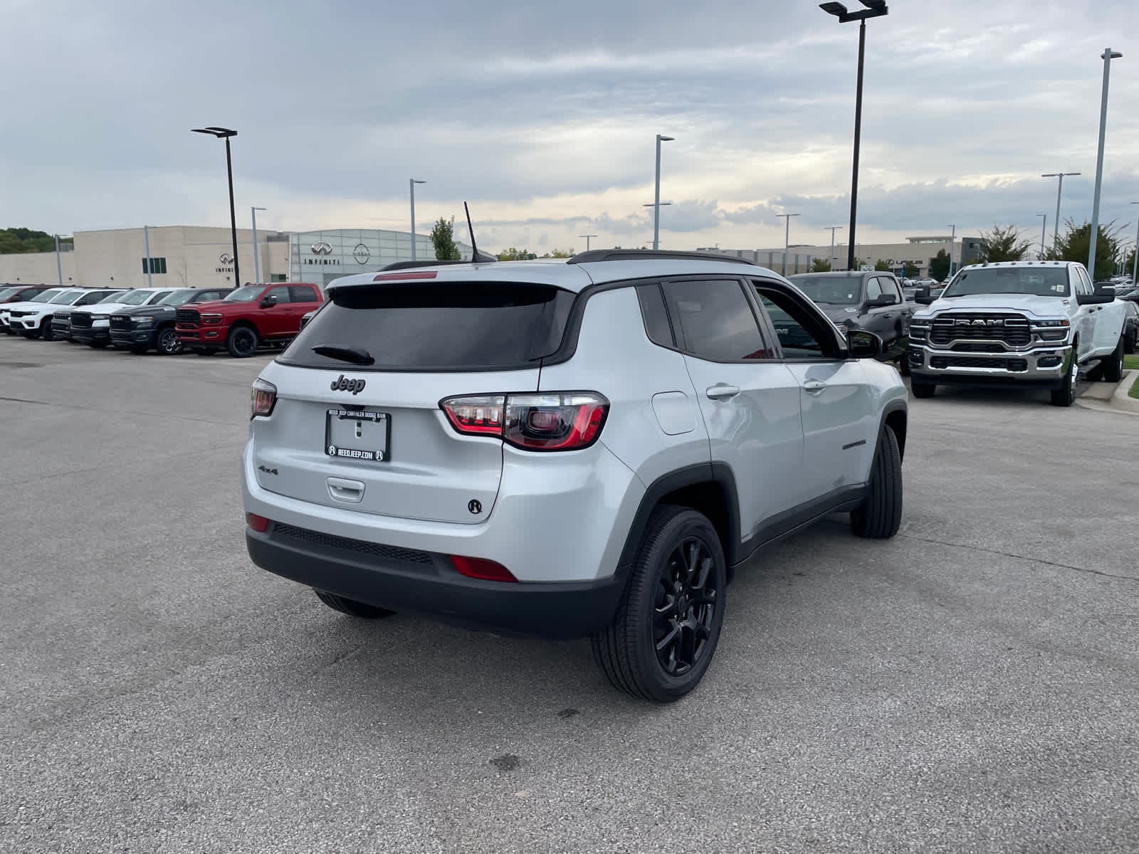 2025 Jeep Compass Latitude photo 8