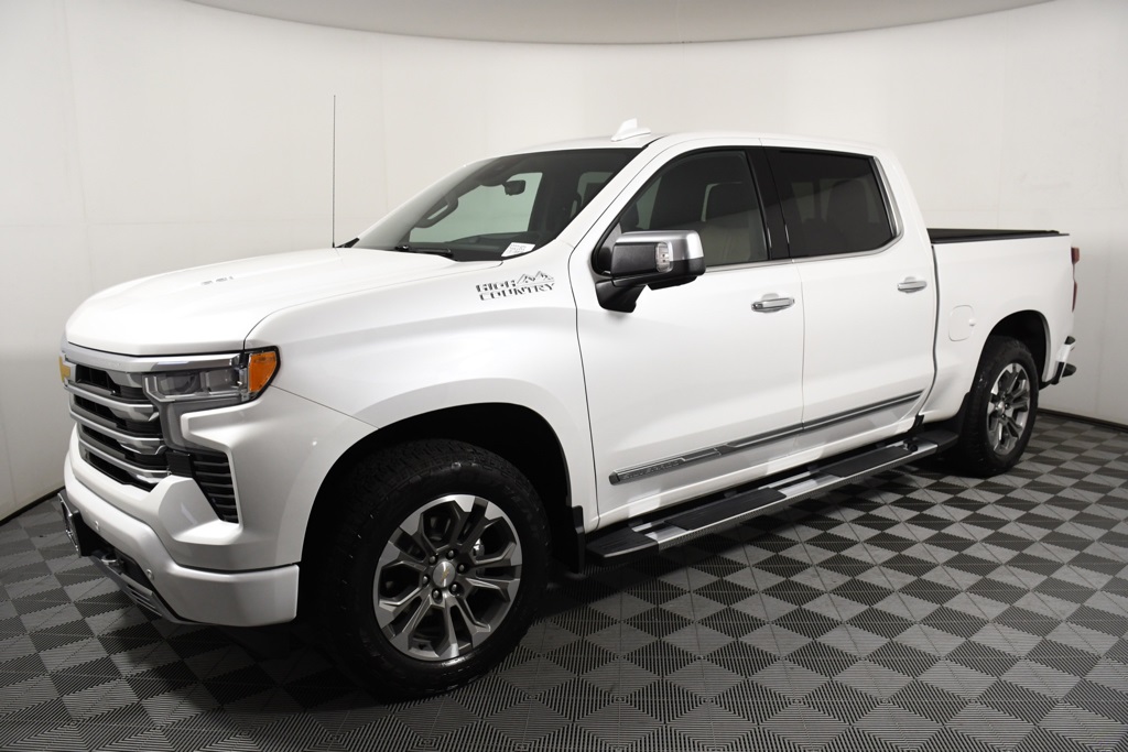 Used 2023 Chevrolet Silverado 1500 High Country with VIN 1GCUDJEL2PZ221801 for sale in Richfield, Minnesota