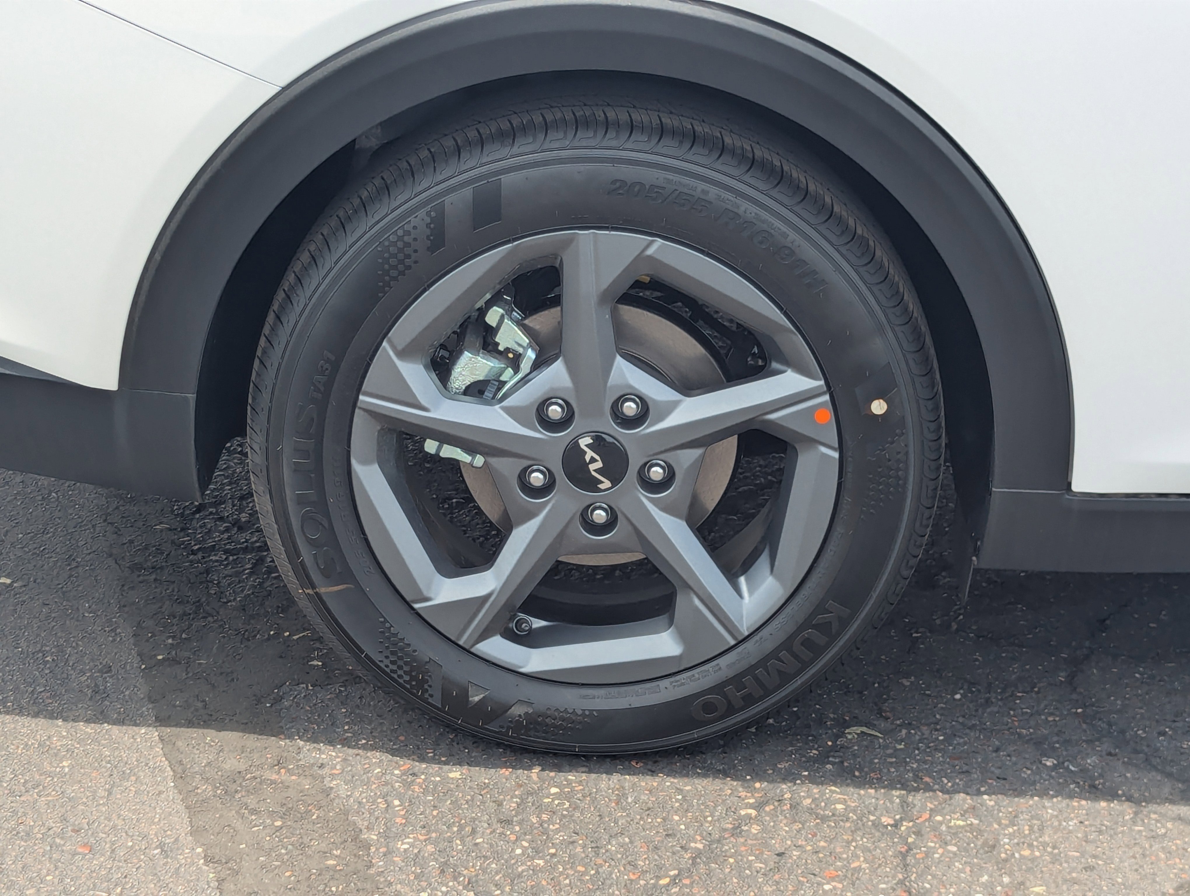2025 Kia K4 LXS photo 2