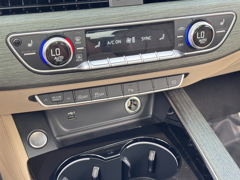 2022 Audi A4 45 S line Premium Plus Quattro photo 14