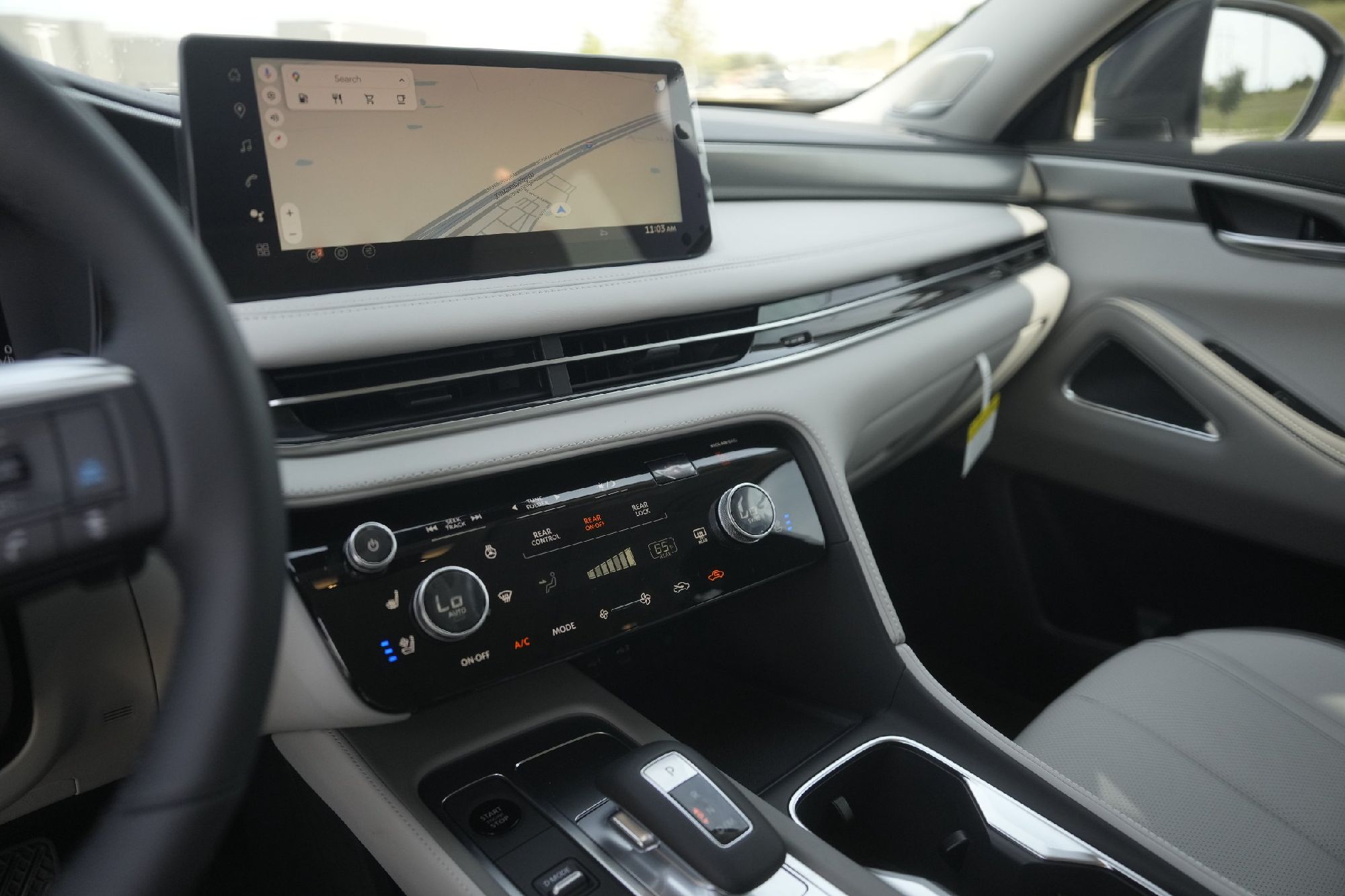 2026 Infiniti QX60 Luxe photo 9