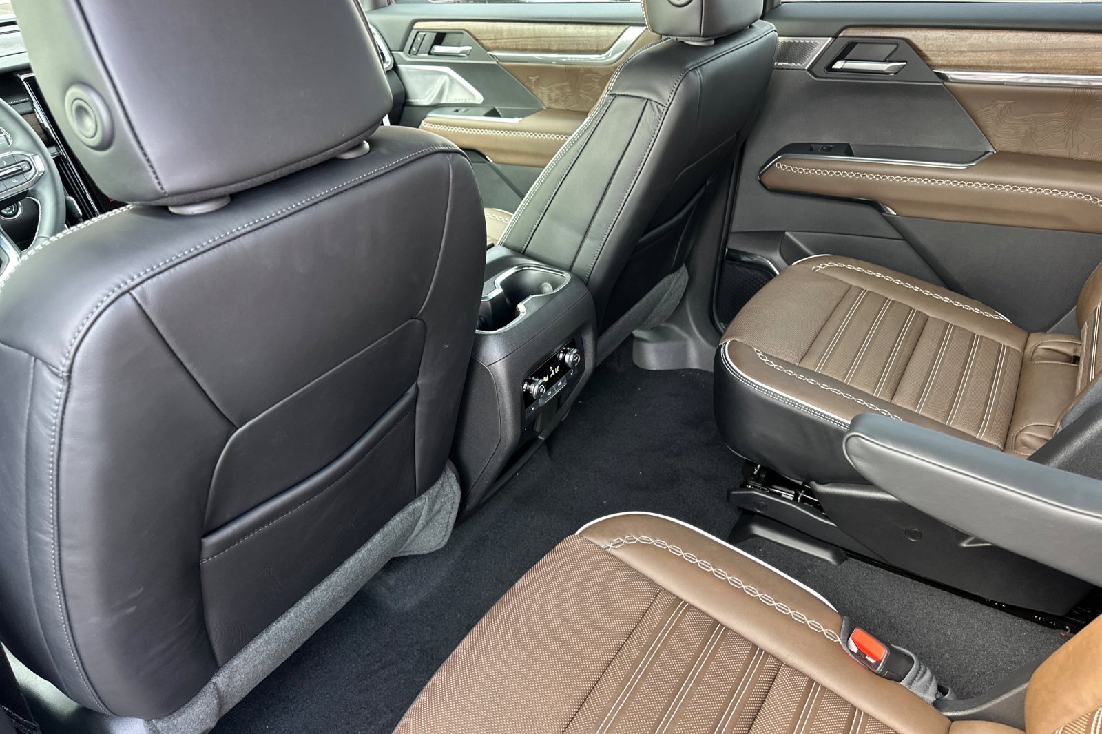 2026 Gmc Acadia Denali photo 10