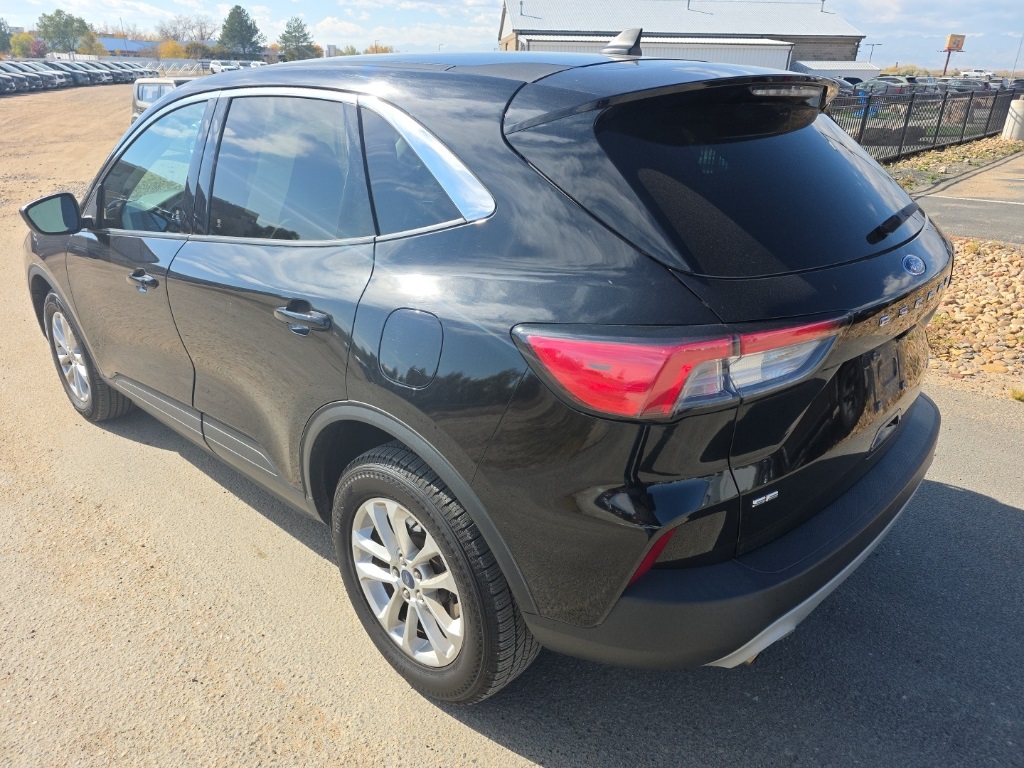 2021 Ford Escape SE photo 3