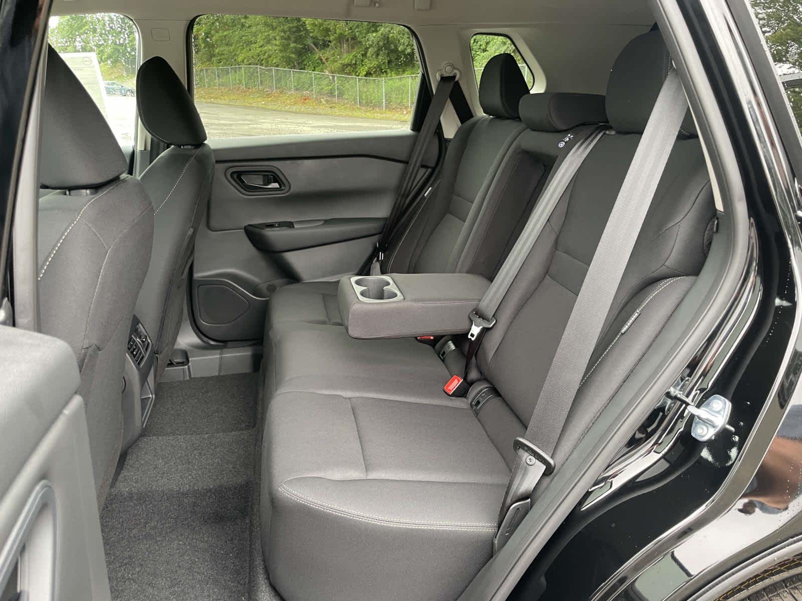 2026 Nissan Rogue S photo 9