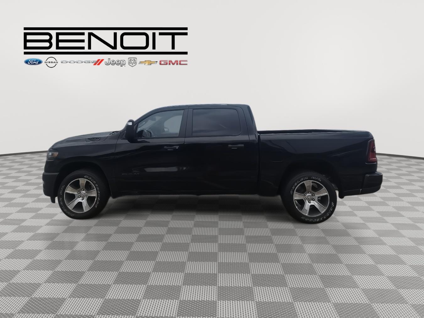 2025 Ram 1500 Tradesman photo 5