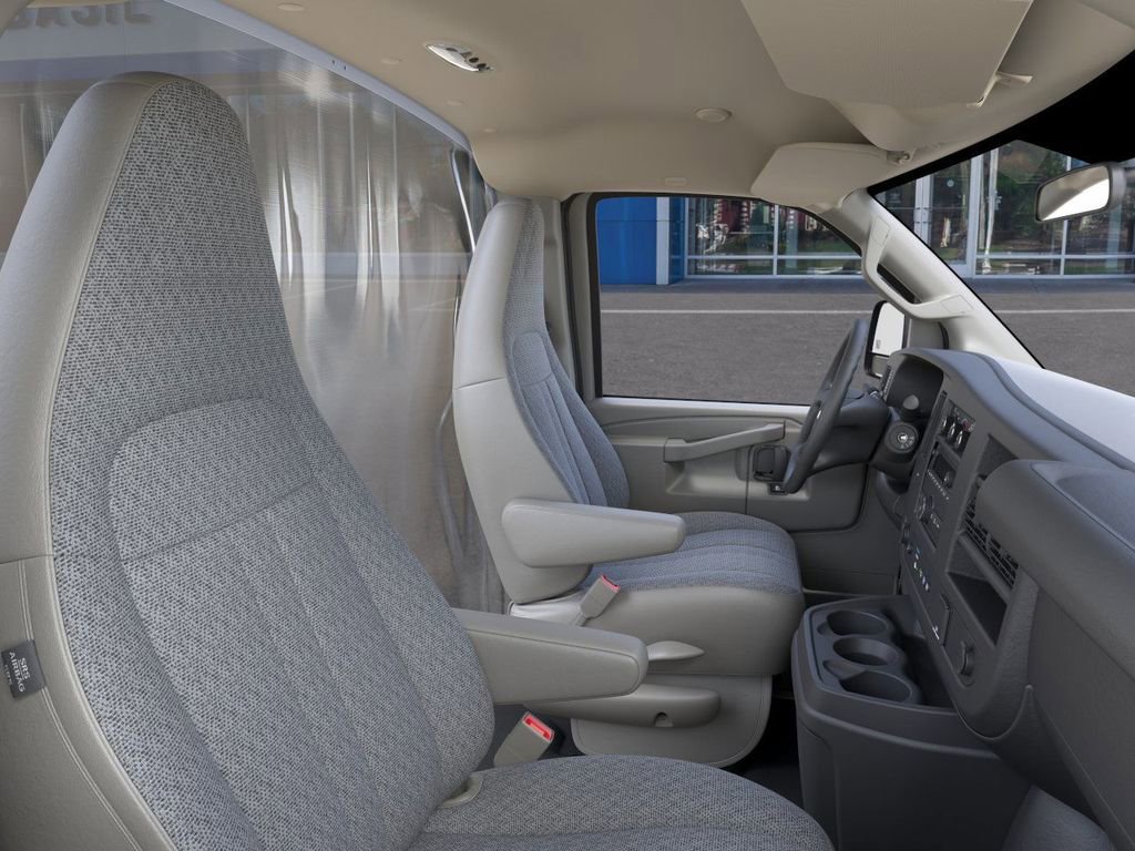 2025 Chevrolet Express Cutaway Base photo 16