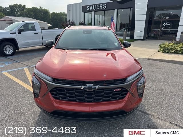 2024 Chevrolet Trax photo 2
