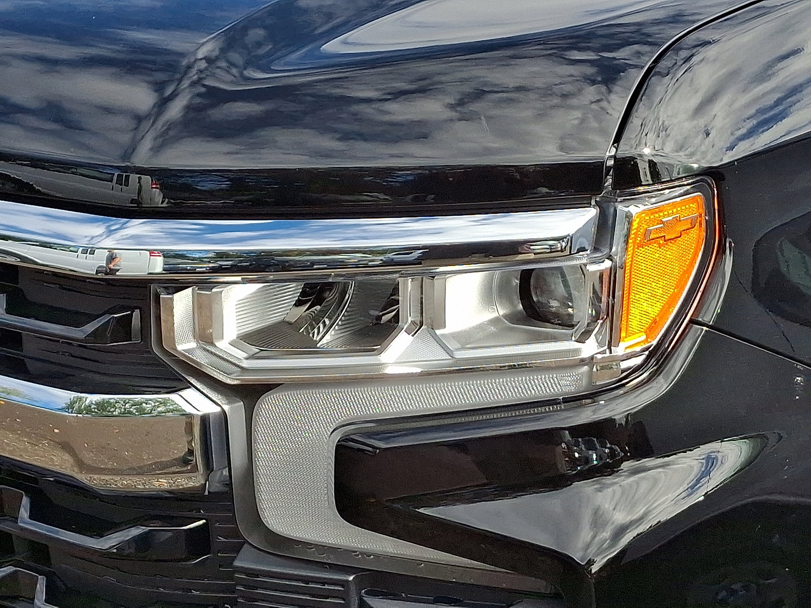 2026 Chevrolet Silverado 1500 LT photo 3