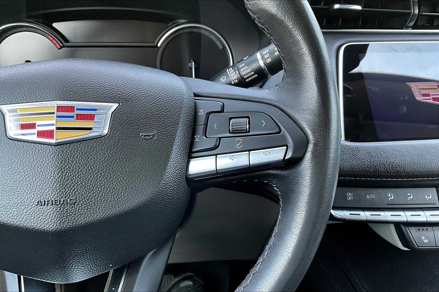 2022 Cadillac XT4 Luxury photo 21
