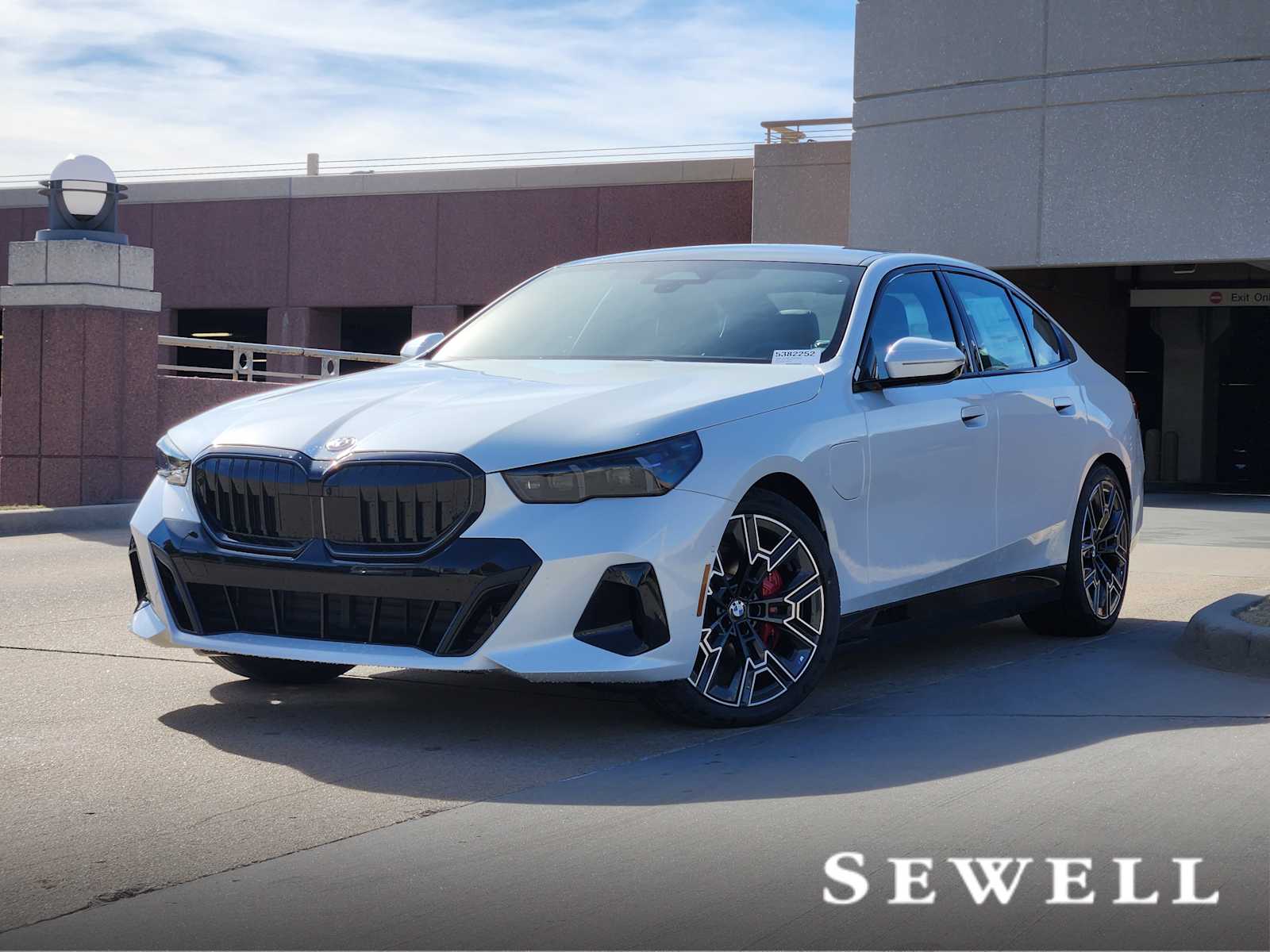 2026 BMW 5 Series 550e's photo