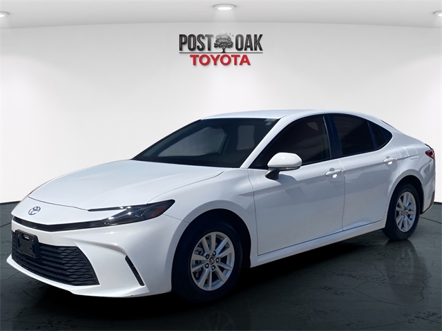 2025 Toyota Camry LE photo 4