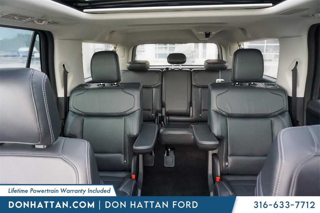 2025 Ford Expedition MAX Platinum photo 21