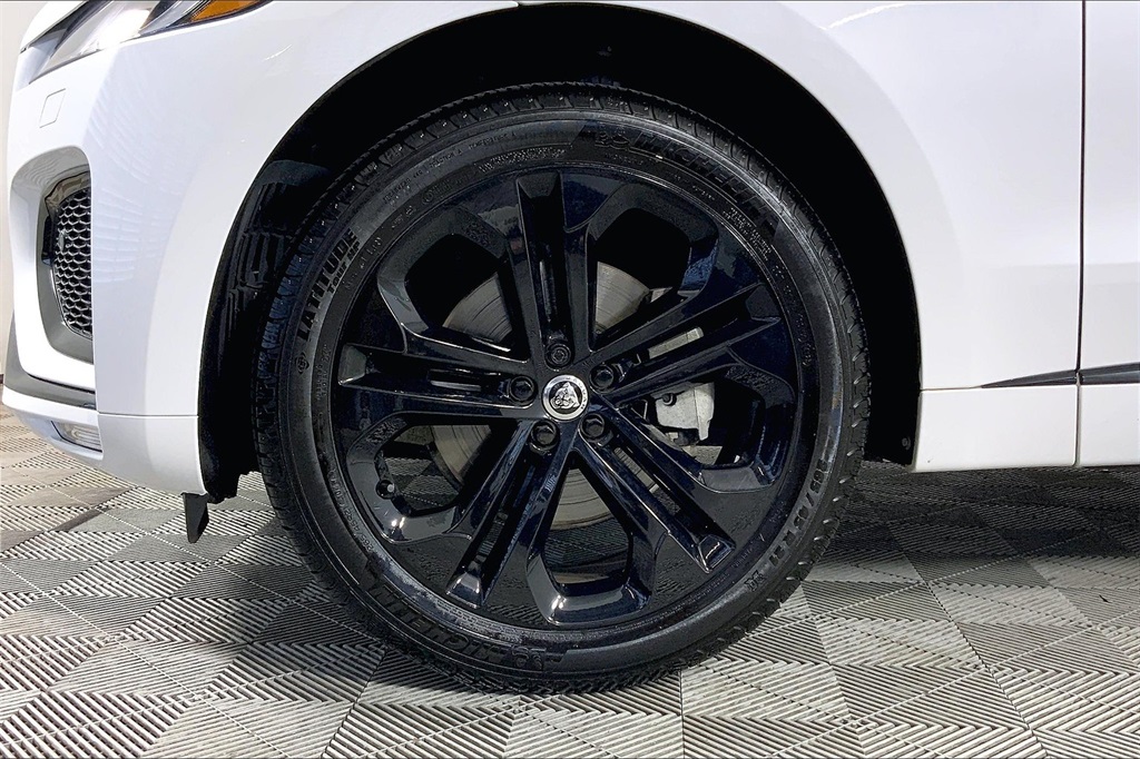 2024 Jaguar F-PACE P250 R-Dynamic S photo 7