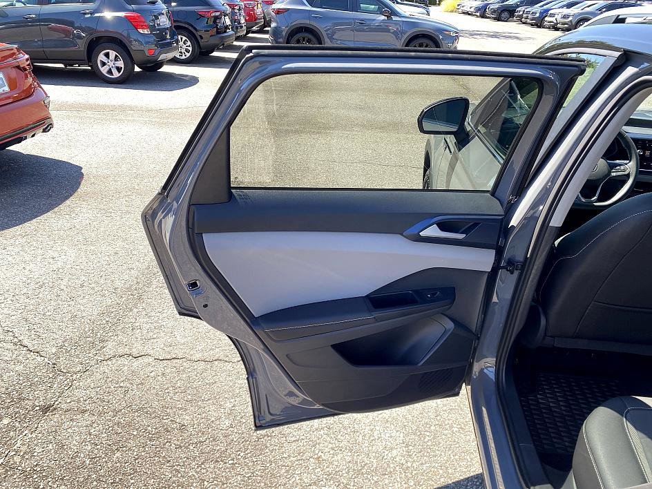 2024 Volkswagen Taos SE photo 13