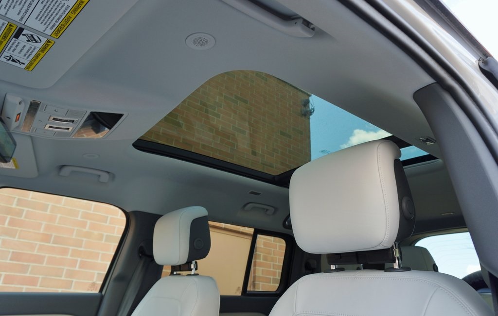 2026 LAND ROVER DEFENDER - Image 14