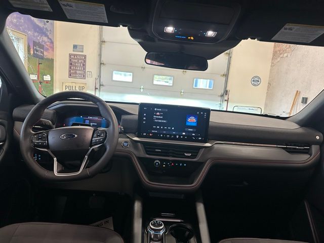 2025 Ford Explorer ST-Line photo 25