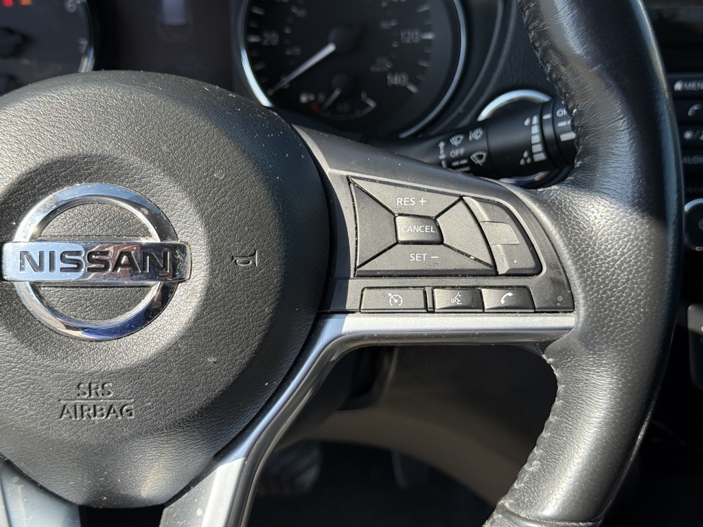 2018 Nissan Rogue SV photo 13