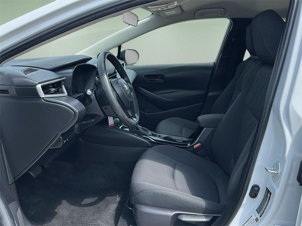 2022 Toyota Corolla LE photo 3