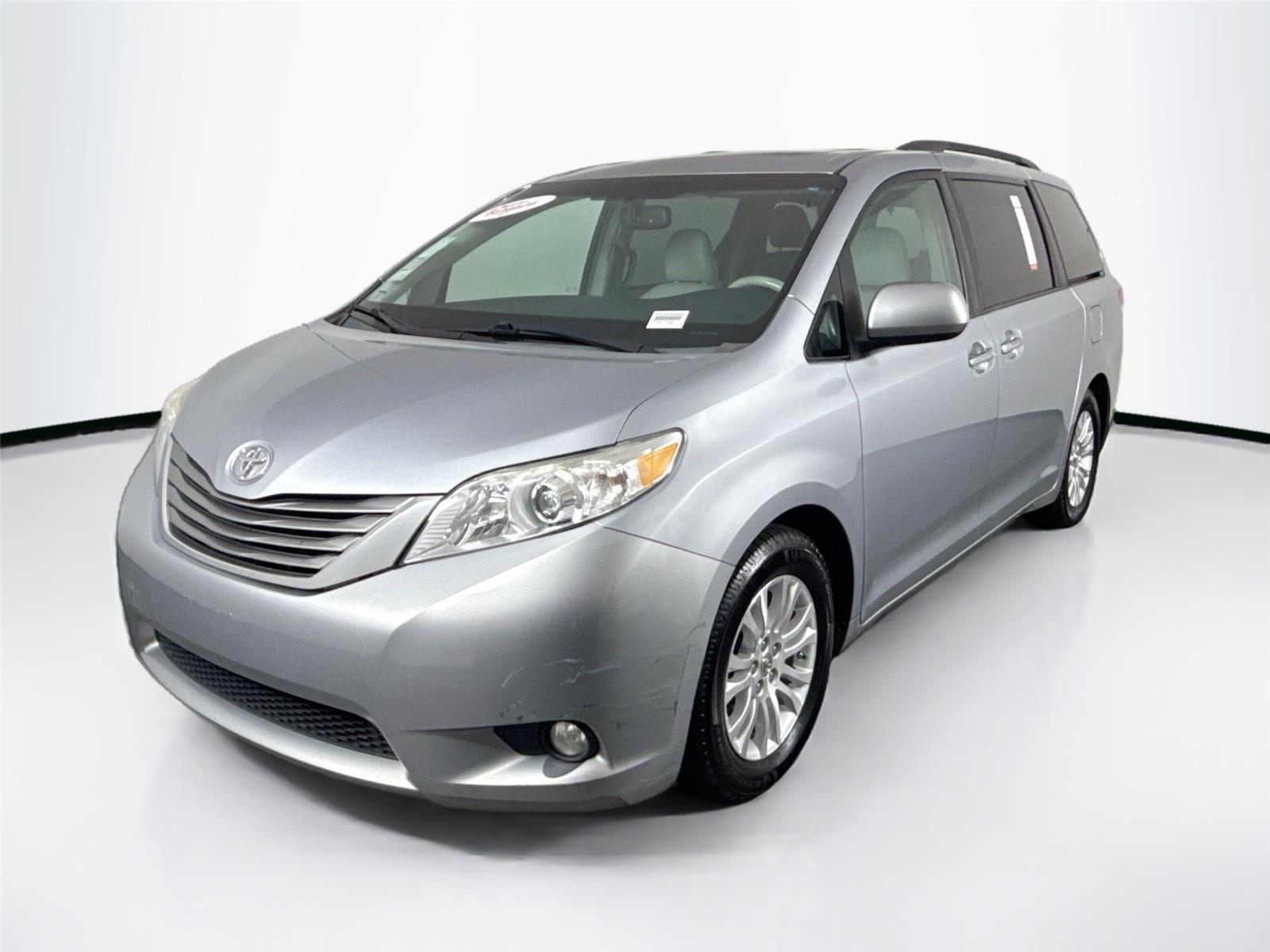 Used 2013 Toyota Sienna XLE with VIN 5TDYK3DC5DS289060 for sale in Cumming, GA