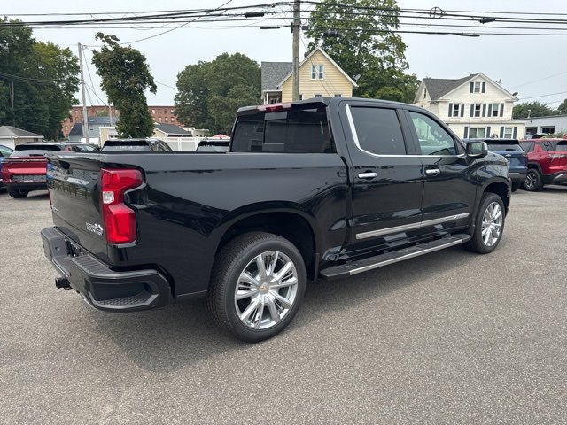 2025 Chevrolet Silverado 1500 High Country photo 2