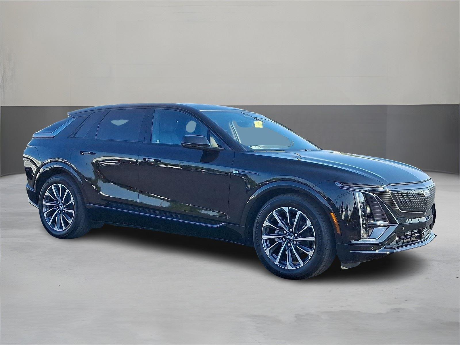 2026 Cadillac Lyriq Sport photo 2