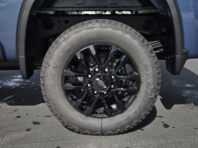2025 Chevrolet Silverado 2500HD Custom photo 43